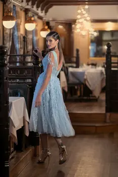 Jasno-niebieskie suknie wieczorowe V-neck A Line koronki 3D kwiatowe aplikacje ślubne przybrane sukienki są wykonane na zamówienie frezowanie suknia wieczorowa