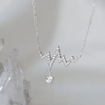 S925 srebrny rhinestone bicie serca naszyjnik z prostego moda obojczyk łańcuch dla kobiet hurtowych