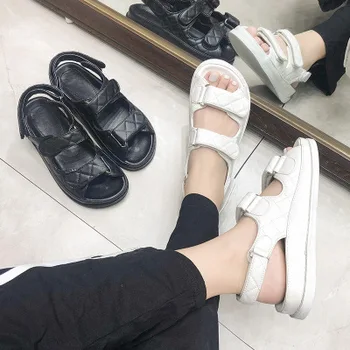 Markowe sandały na rzep kobiety 2020 luksusowej marki pikowana skóra obuwie lato kobieta panie płaskie sandały tata buty Zapatos LU62